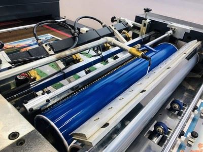 Máquina de revestimiento UV automática SGZ-II-1200