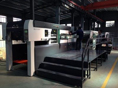 Máquina troqueladora automática con función de extracción