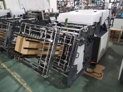 Máquina para montaje de cajas