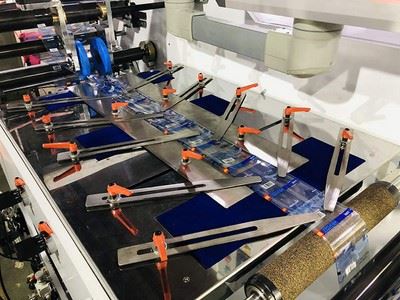 Máquina cortadora de etiquetas de mangas de alta velocidad QD-350
