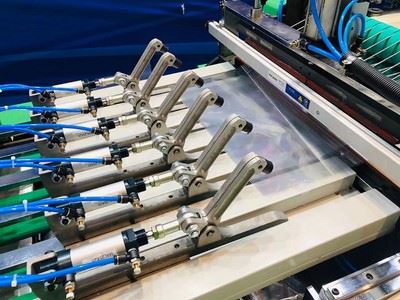 Máquina para fabricar bolsas para envasado de flores DRQ-F