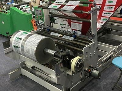Máquina para fabricación de bolsas de doble línea cortadas al calor y con sellado lateral DRQ-D800/1000