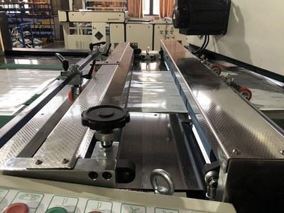 Máquina termolaminadora de film automática FM1050E